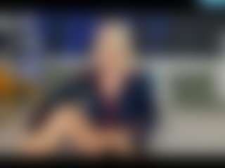 AdrianaRussow MILF webcam performer live streaming