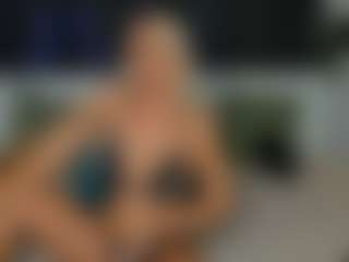 Live cam show with AdrianaRussow - Blonde Hair Middle Aged on Hubzter Live