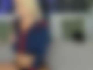Live cam show with AdrianaRussow - Average on camtv