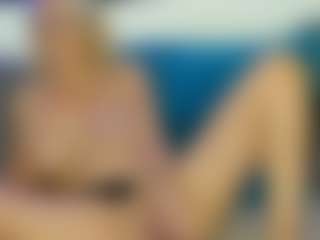 Live cam show with AdrianaRussow - Brown Eyes Mature on madthumbs