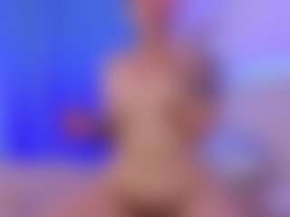 Live cam show with Bonnie-Whitee - College on Camsoda