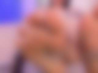 Live cam show with Bonnie-Whitee - Living Room Teen (18+) on Camsoda