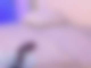 Live cam show with Bonnie-Whitee - Dildo Or Vibrator on Gym Cam Girls