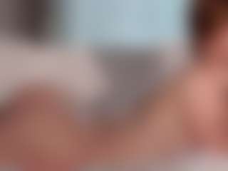 Live cam show with GlennaBolam - Solo on liverealitysex.com