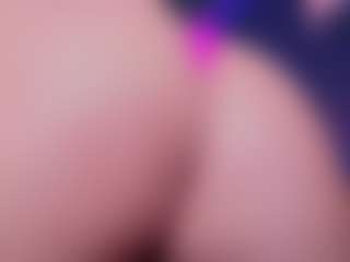 Live cam show with MaluLopez - Oil on liverealitysex.com