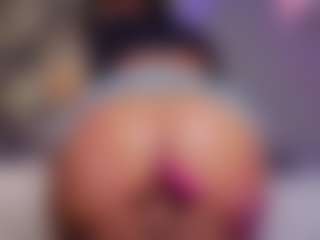 Live cam show with MaluLopez - Double Penetration on CamClone