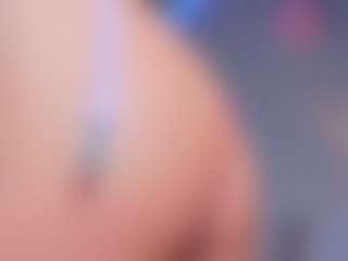 Live cam show with Malu Lopez - Toys on madthumbs