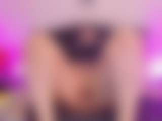 Live cam show with Queenmature - Camel Toe on SquirtSoMuch