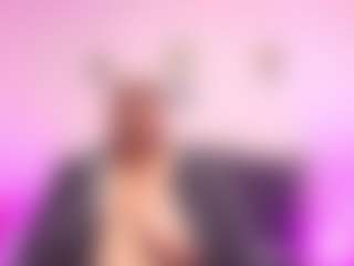Queenmature's Live Sex Cam Show