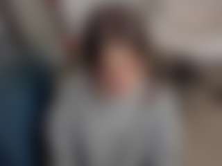 Brunettee-1's Live Sex Cam Show