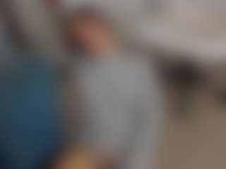 Brunettee-1's Live Sex Cam Show