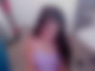 Brunettee-1's Live Sex Cam Show