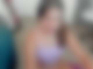 Brunettee-1's Live Sex Cam Show