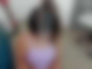 Brunettee-1's Live Sex Cam Show