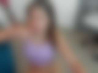 Brunettee-1's Live Sex Cam Show