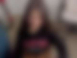 Brunettee-1's Live Sex Cam Show