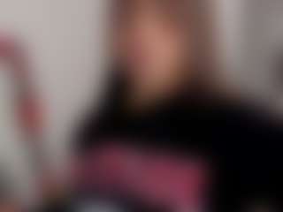 Brunettee-1's Live Sex Cam Show