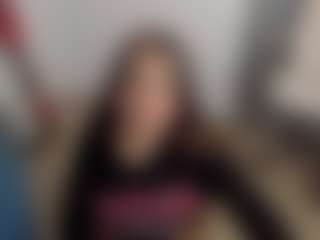 Brunettee-1's Live Sex Cam Show