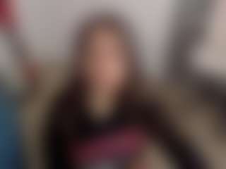 Brunettee-1's Live Sex Cam Show