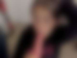 Brunettee-1's Live Sex Cam Show