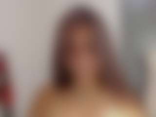 Brunettee-1's Live Sex Cam Show