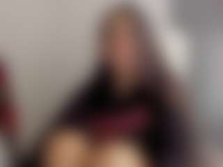 Brunettee-1's Live Sex Cam Show