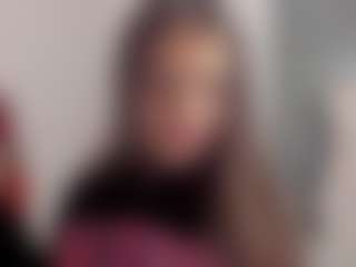 Brunettee-1's Live Sex Cam Show