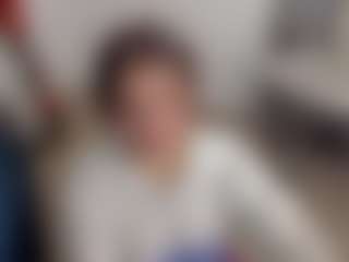 Brunettee-1's Live Sex Cam Show