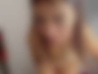 Brunettee-1's Live Sex Cam Show