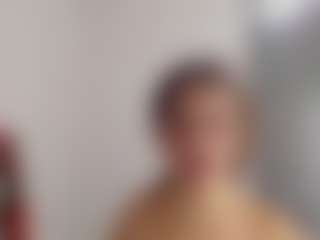 Brunettee-1's Live Sex Cam Show