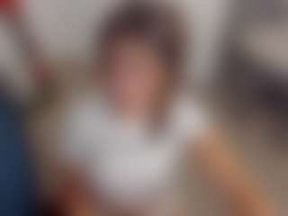 Brunettee-1's Live Sex Cam Show