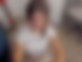 Brunettee-1's Live Sex Cam Show