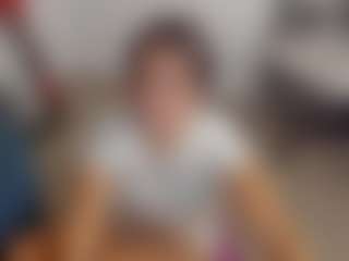 Brunettee-1's Live Sex Cam Show