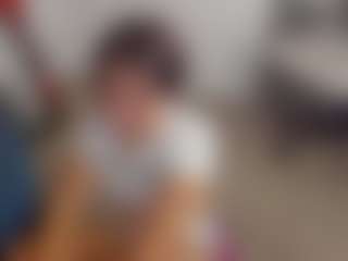 Brunettee-1's Live Sex Cam Show