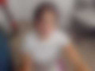 Brunettee-1's Live Sex Cam Show