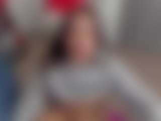 Brunettee-1's Live Sex Cam Show