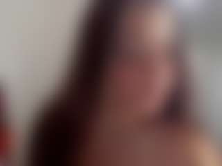 Brunettee-1's Live Sex Cam Show