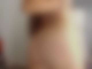 Brunettee-1's Live Sex Cam Show