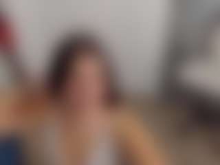 Brunettee-1's Live Sex Cam Show