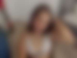 Brunettee-1's Live Sex Cam Show