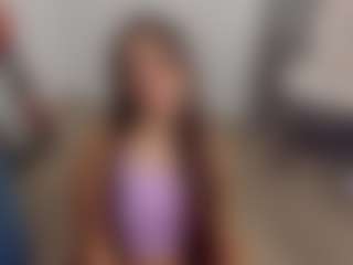 Brunettee-1's Live Sex Cam Show