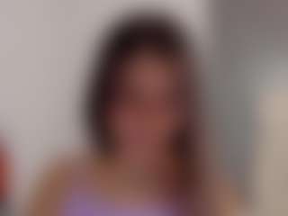 Brunettee-1's Live Sex Cam Show