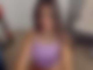 Brunettee-1's Live Sex Cam Show