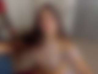Brunettee-1's Live Sex Cam Show