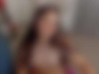 Brunettee-1's Live Sex Cam Show