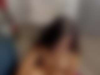 Brunettee-1's Live Sex Cam Show