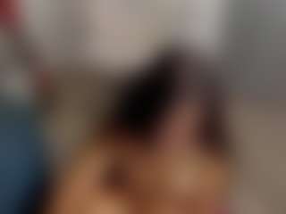 Brunettee-1's Live Sex Cam Show