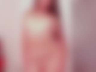 Brunettee-1's Live Sex Cam Show