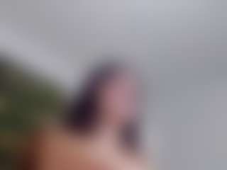 Brunettee-1's Live Sex Cam Show