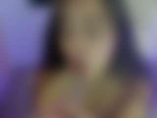 Brunettee-1's Live Sex Cam Show